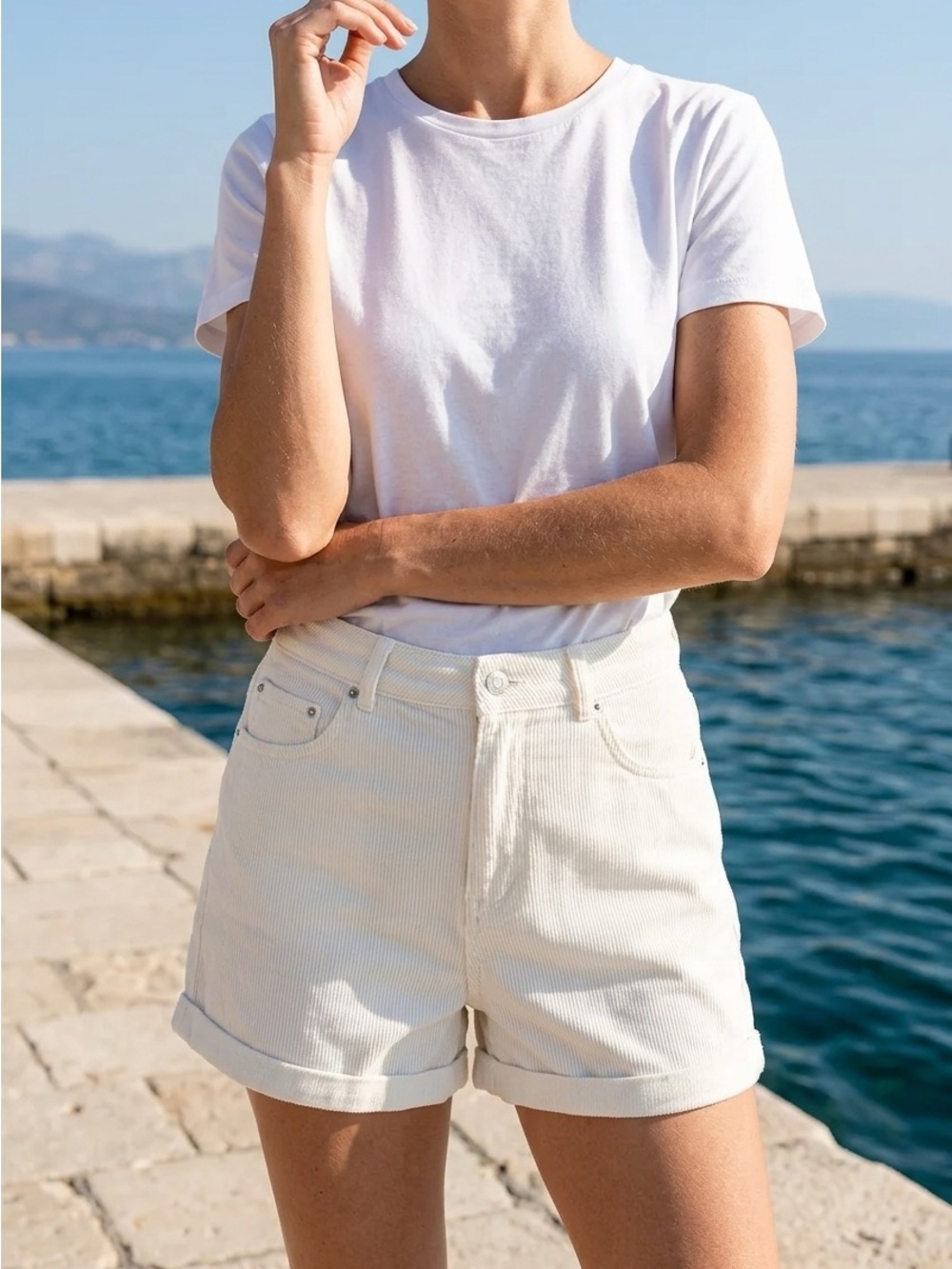 Refuge White Denim High Rise Shorts Size 5 Mom Style Clean Summer Shorts
